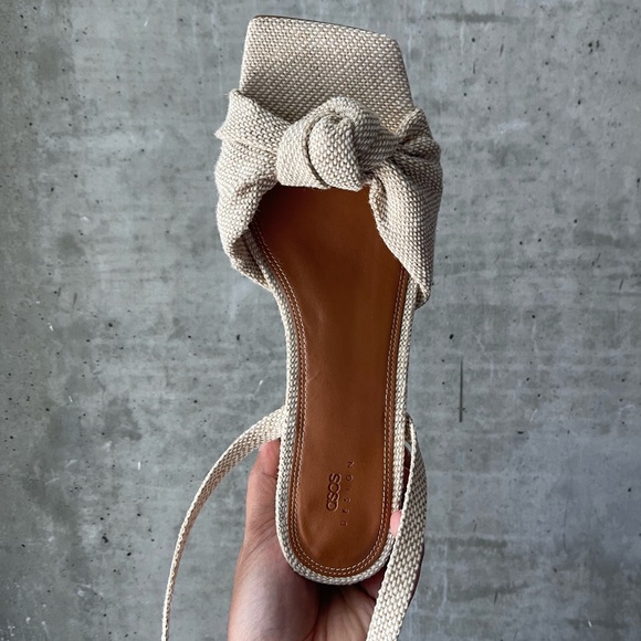 NWOT Bow tie Stacked Heel - Picture 8 of 10